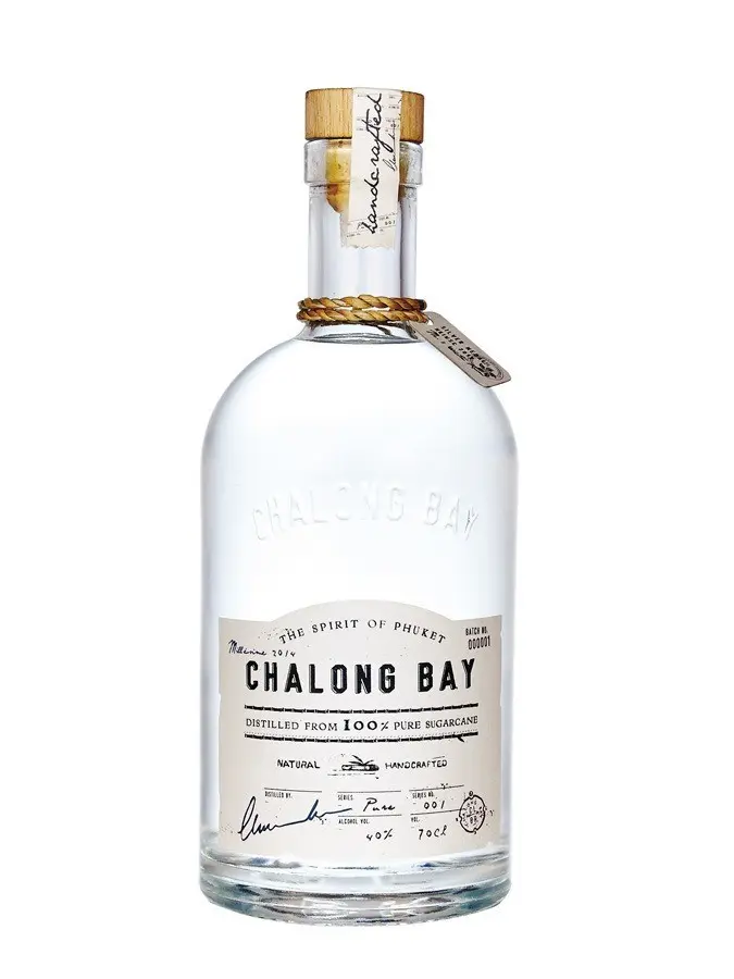 CHALONG BAY Rum 40% (With Case) CHALONG BAY Rum 40% (With Case)